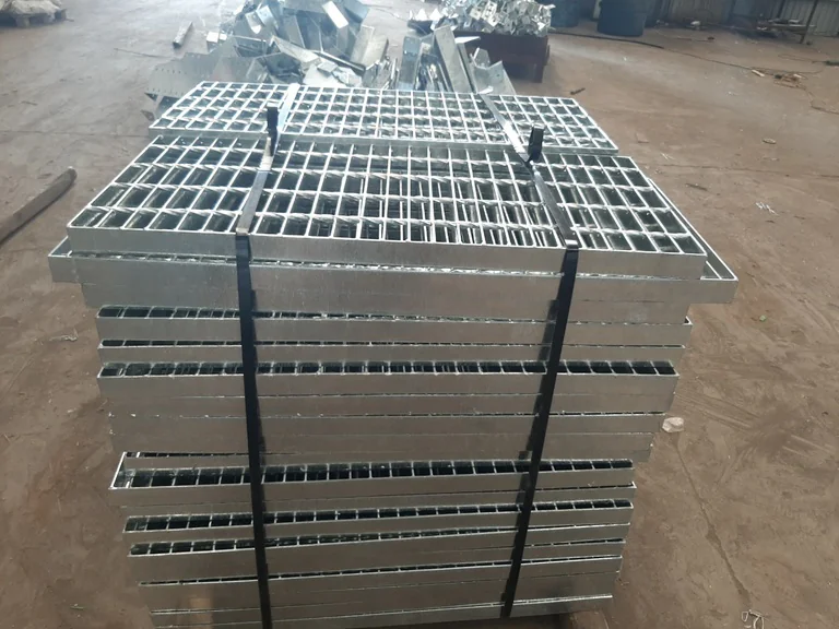 Xây Dựng Hòa Bình cung cấp sàn grating xây dựng uy tín hàng đầu