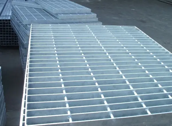 Tấm sàn grating composite FRP – Giải pháp sàn công nghiệp bền nhẹ, chống ăn mòn vượt trội